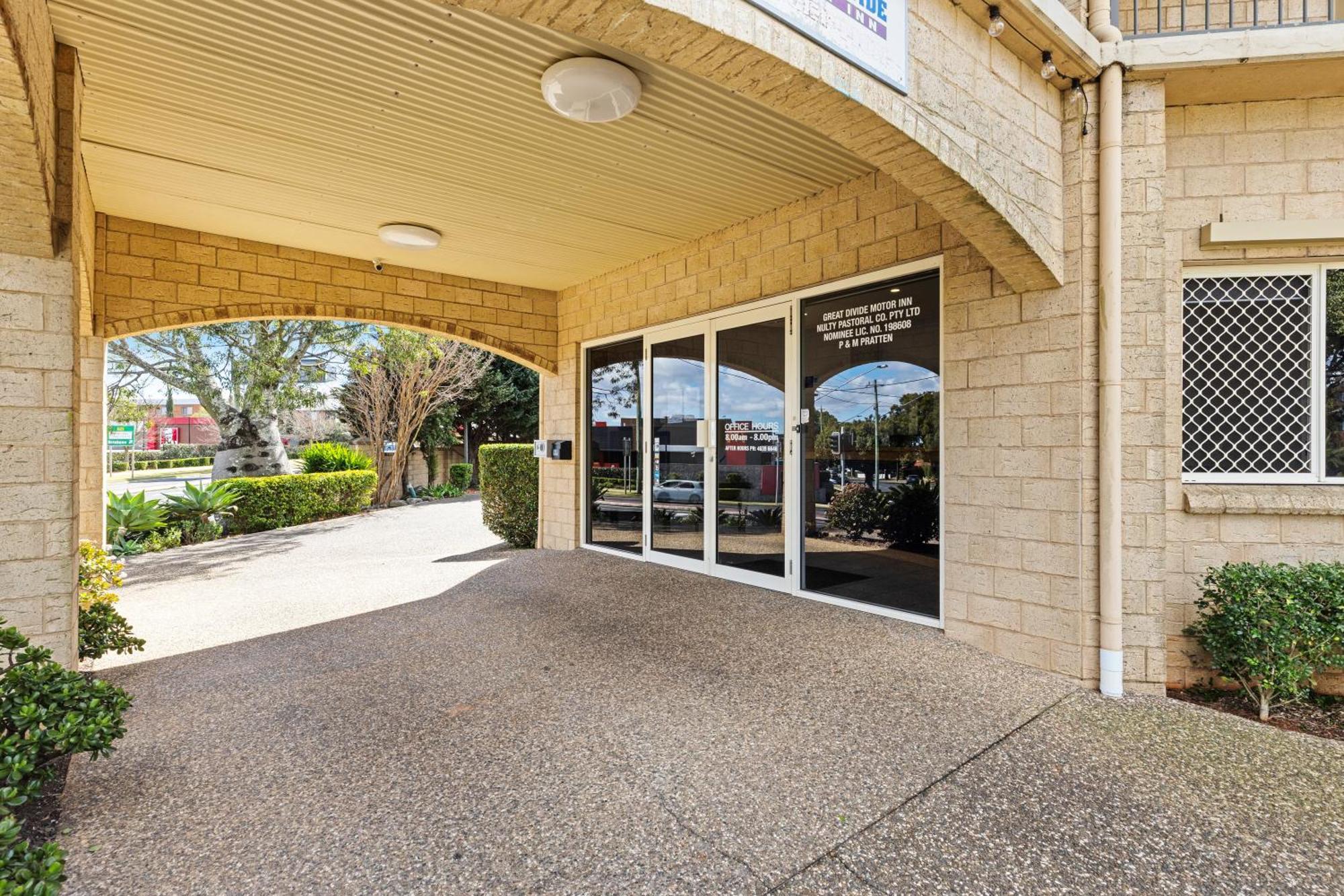 Great Divide Motor Inn Toowoomba Exterior photo
